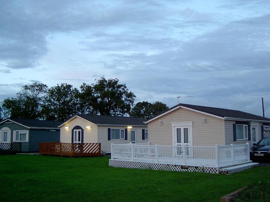 Warrens Village Motel And Self Catering Clevedon Habitación foto