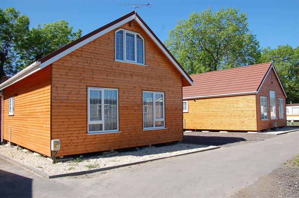 Warrens Village Motel And Self Catering Clevedon Exterior foto
