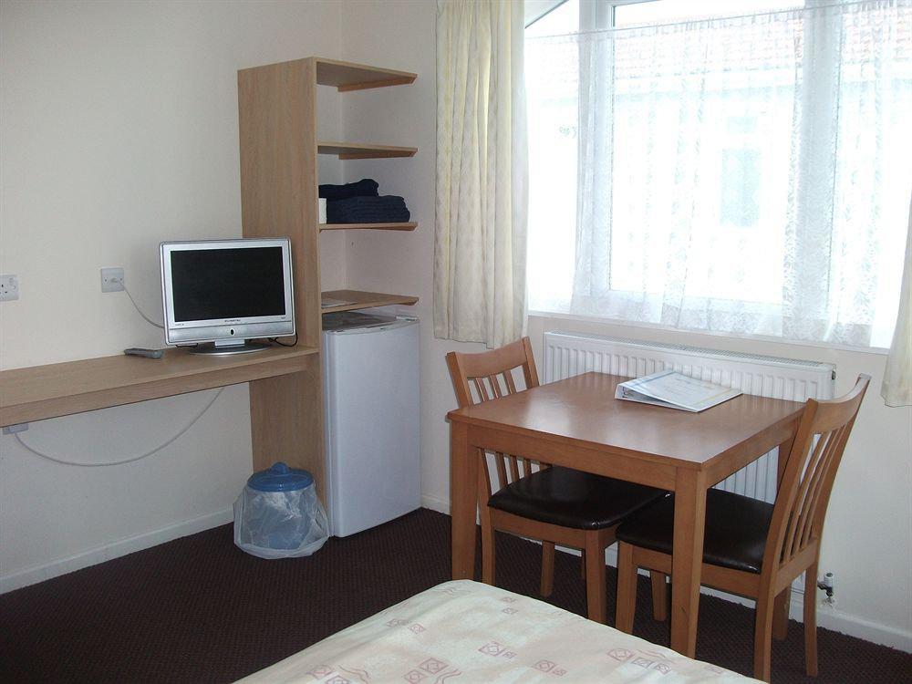 Warrens Village Motel And Self Catering Clevedon Exterior foto